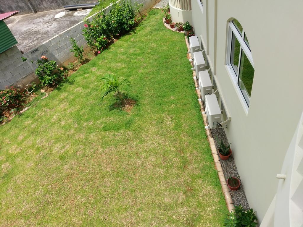 Flower Garden Self-Catering Apartments Beau Vallon  Exterior foto