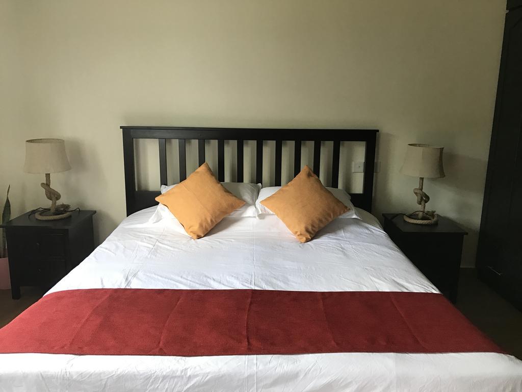 Flower Garden Self-Catering Apartments Beau Vallon  Exterior foto