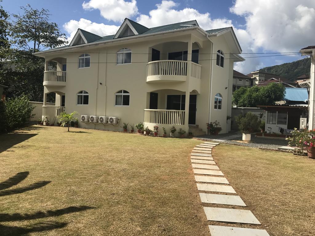 Flower Garden Self-Catering Apartments Beau Vallon  Exterior foto