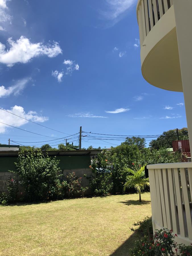Flower Garden Self-Catering Apartments Beau Vallon  Exterior foto
