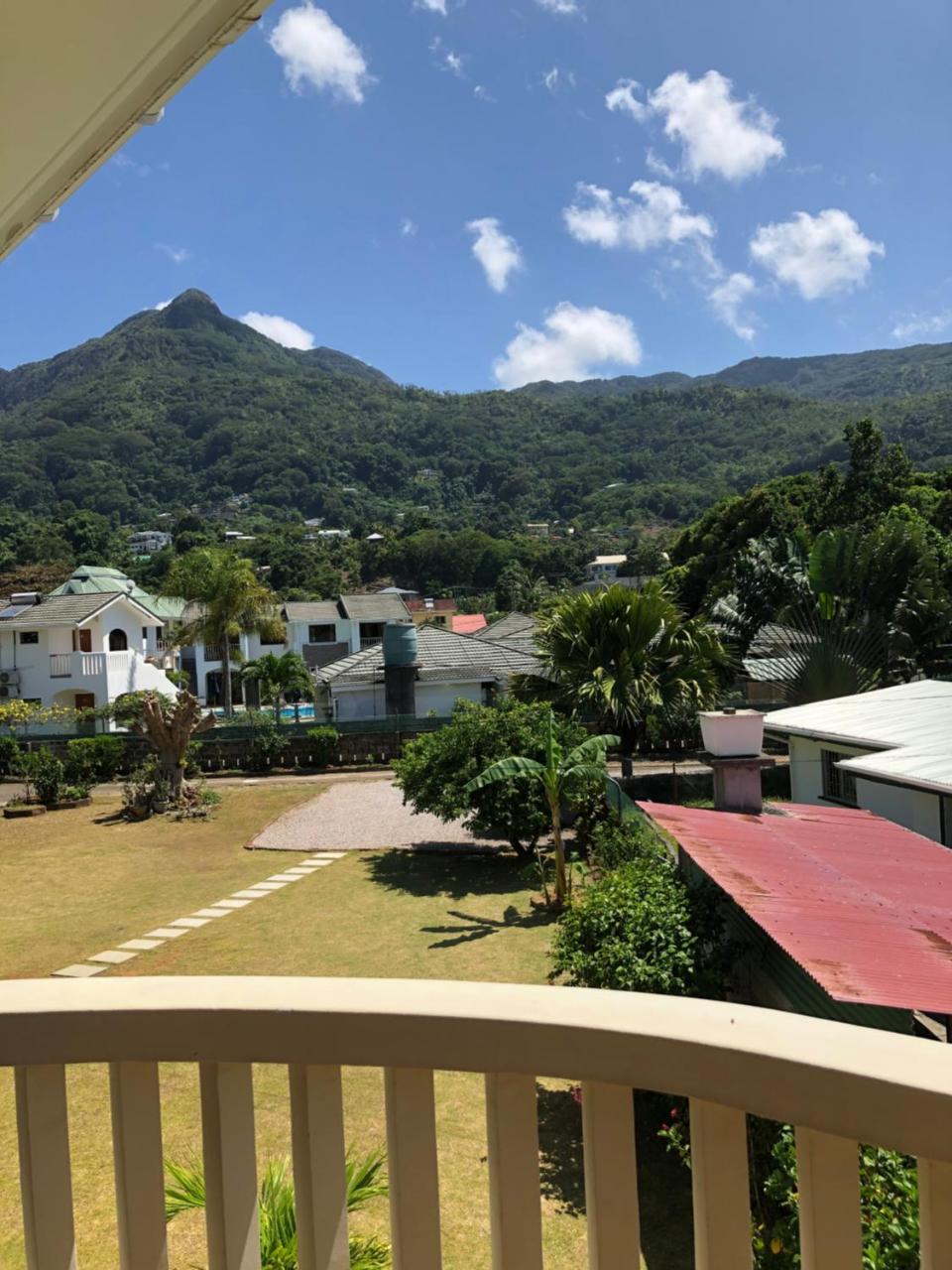Flower Garden Self-Catering Apartments Beau Vallon  Exterior foto