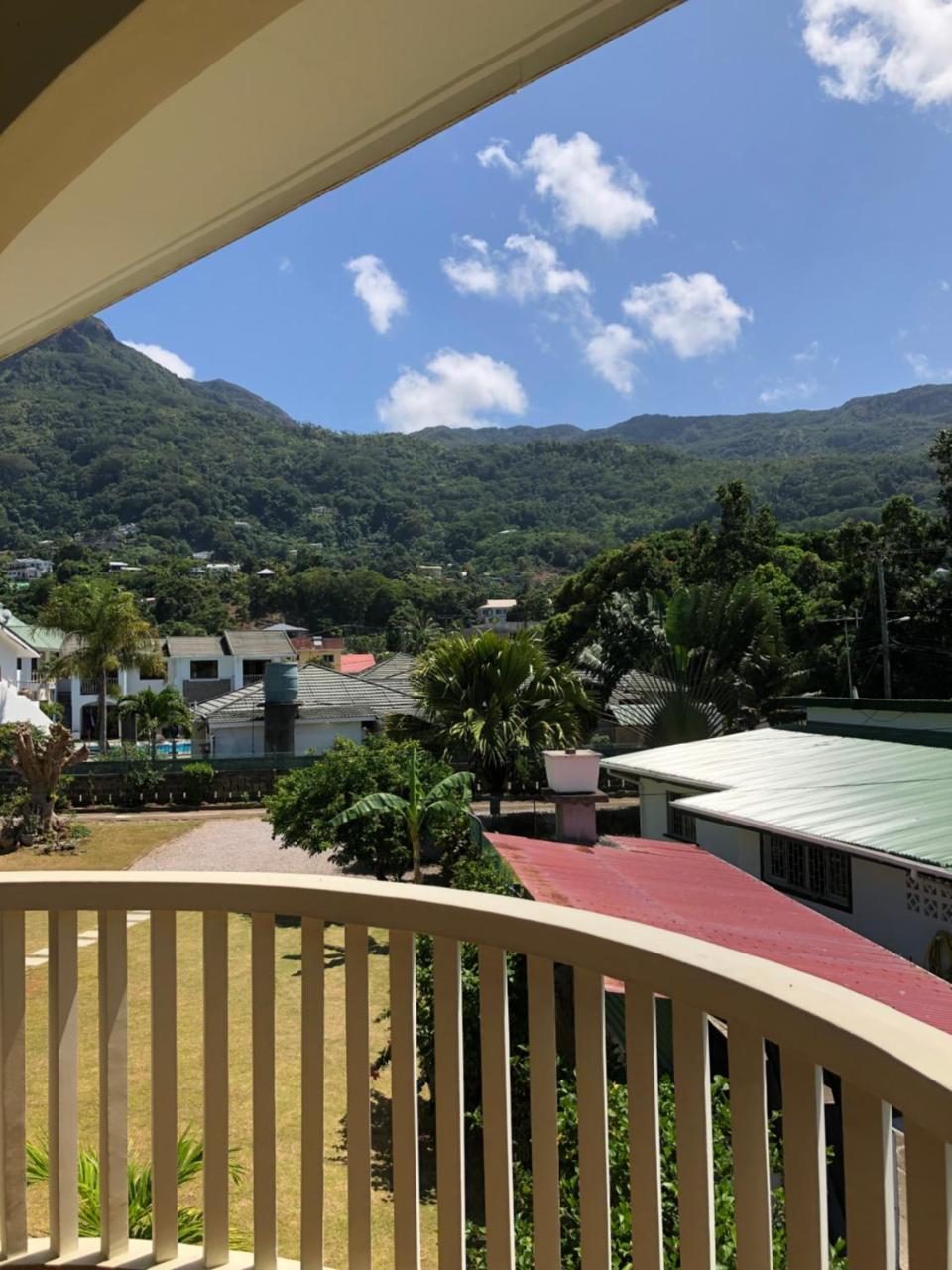 Flower Garden Self-Catering Apartments Beau Vallon  Exterior foto
