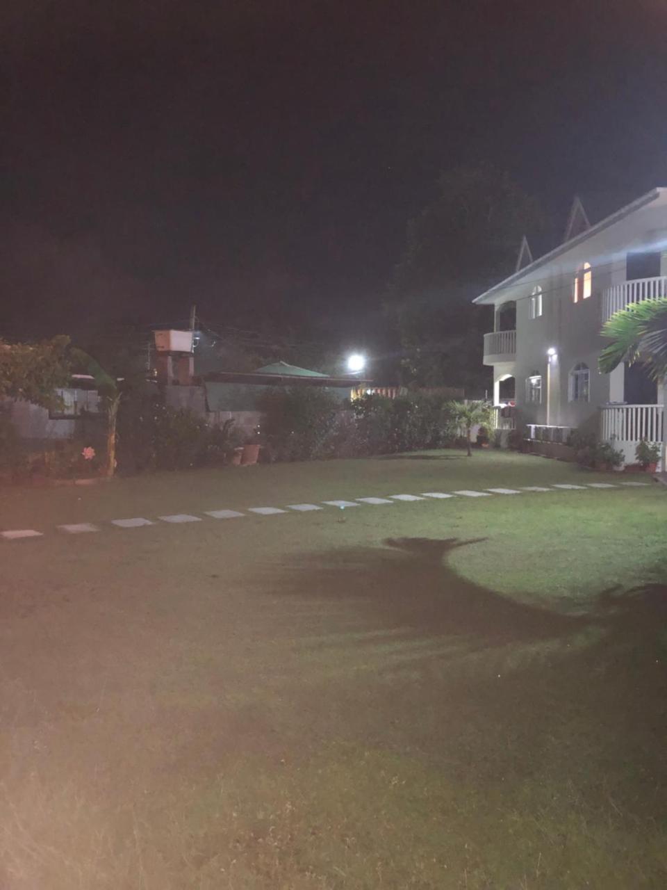 Flower Garden Self-Catering Apartments Beau Vallon  Exterior foto
